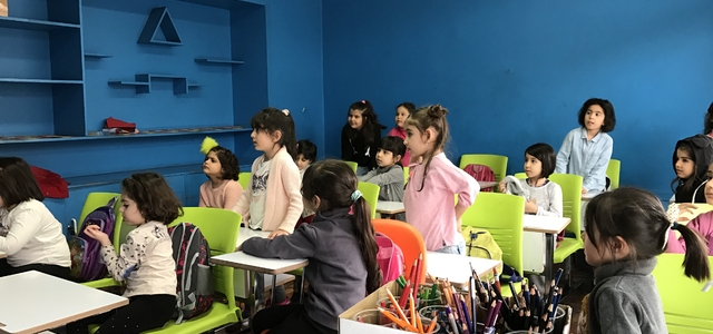 مجموعه آموزشی، مركز پيش دبستاني دو زبانه شهر زبان خردسالان
