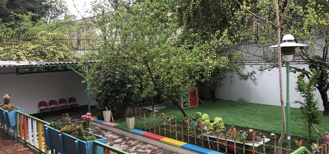 مجموعه آموزشی، مركز پيش دبستاني دو زبانه شهر زبان خردسالان